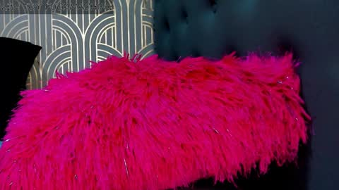 Snapshot of madison_milan chatting on 5, 1, 2025 online show from 5, 1, 2025