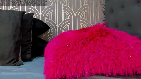 Snapshot of madison_milan chatting on 12, 1, 2025 online show from 12, 1, 2025