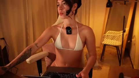 Snapshot of madisonlara chatting on 18, 2, 2026 madisonlara online show from 18, 2, 2026