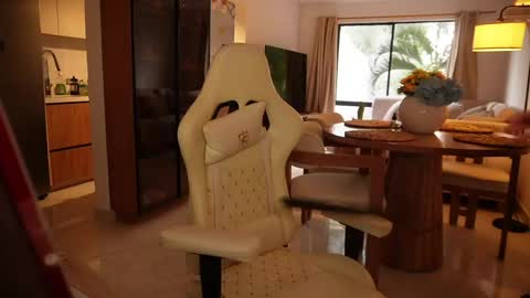 madisonlara online show from 10, 5, 2026