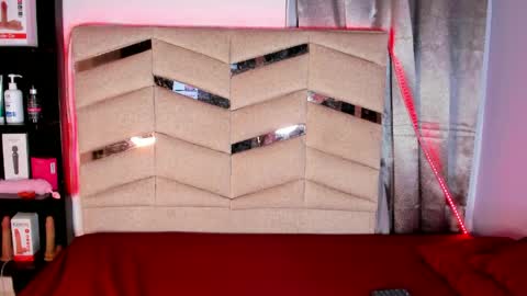 madissonlee__ online show from 27, 5, 2026