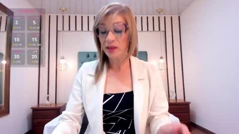 Snapshot of madissonlow chatting on 4, 5, 2026 Miss Madisson online show from 4, 5, 2026
