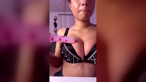 madisthereee online show from 17, 3, 2026