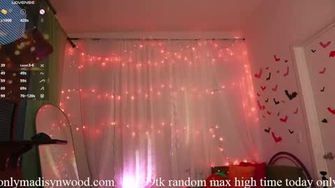 Snapshot of madisynwood chatting on 1, 11, 2025 Madisyn Wood online show from 1, 11, 2025