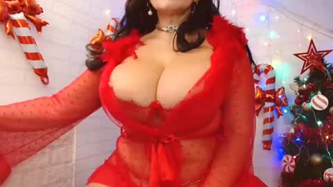 Snapshot of madlyn_dee chatting on 20, 12, 2024 Leena online show from 20, 12, 2024