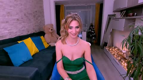 Madye Roberts online show from 31, 12, 2024