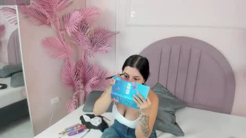 Snapshot of madyscarlett chatting on 19, 10, 2025 madyscarlett online show from 19, 10, 2025