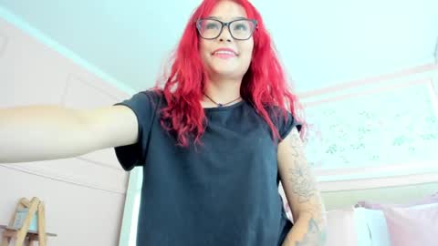 Mae Lyra online show from 19, 5, 2026