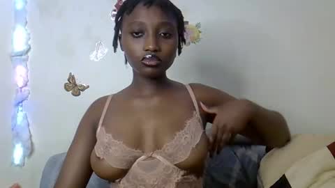 Maee online show from 11, 11, 2025