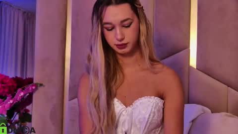 M. online show from 21, 10, 2025