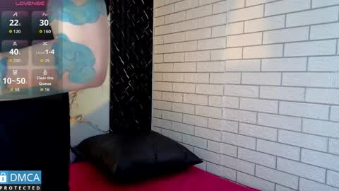 maevekuro online show from 10, 5, 2026