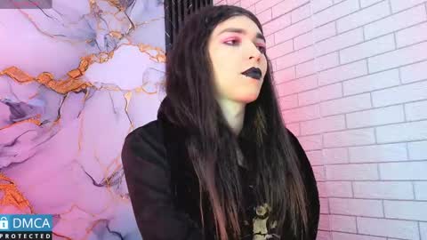 maevekuro online show from 14, 5, 2026