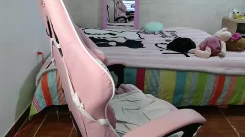 Snapshot of maferchavez88 chatting on 18, 4, 2026 maferchavez88 online show from 18, 4, 2026