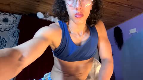Snapshot of maggie_fit chatting on 7, 3, 2025 maggie_fit online show from 7, 3, 2025