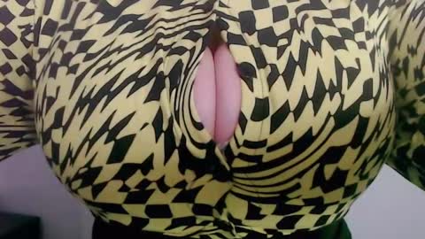 Snapshot of maggielandrin chatting on 22, 1, 2025 Maggie online show from 22, 1, 2025
