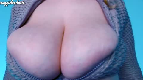 Snapshot of maggielandrin chatting on 16, 10, 2025 Maggie online show from 16, 10, 2025