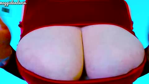 Snapshot of maggielandrin chatting on 18, 10, 2025 Maggie online show from 18, 10, 2025