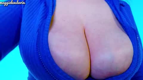 Snapshot of maggielandrin chatting on 20, 10, 2025 Maggie online show from 20, 10, 2025