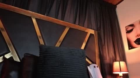 Snapshot of magiarias chatting on 4, 11, 2025 online show from 4, 11, 2025