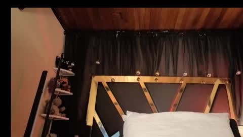 Snapshot of magiarias chatting on 22, 12, 2025 online show from 22, 12, 2025