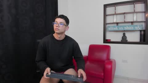 Snapshot of magic_boy01 chatting on 2, 12, 2024 Damian Rivers online show from 2, 12, 2024