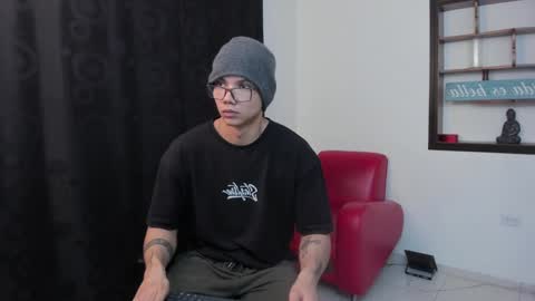 Snapshot of magic_boy01 chatting on 11, 12, 2024 Damian Rivers online show from 11, 12, 2024