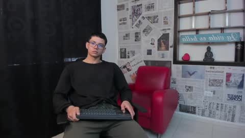 Snapshot of magic_boy01 chatting on 19, 12, 2024 Damian Rivers online show from 19, 12, 2024