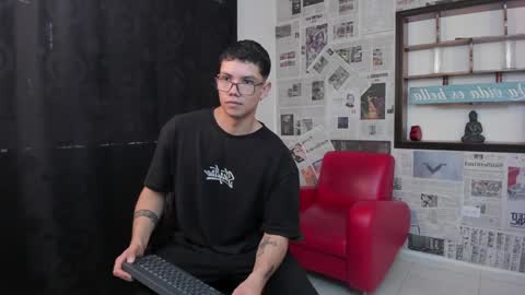 Snapshot of magic_boy01 chatting on 8, 1, 2025 Damian Rivers online show from 8, 1, 2025