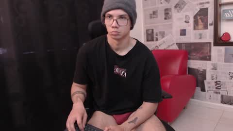 Snapshot of magic_boy01 chatting on 27, 1, 2025 Damian Rivers online show from 27, 1, 2025