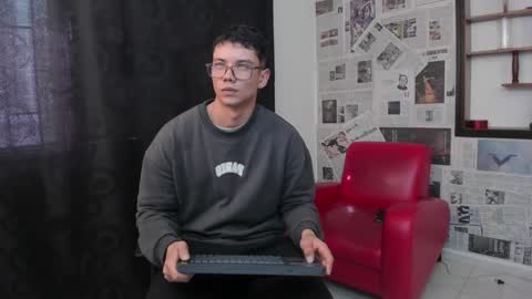 Snapshot of magic_boy01 chatting on 6, 2, 2025 Damian Rivers online show from 6, 2, 2025