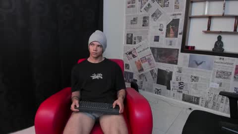 Snapshot of magic_boy01 chatting on 11, 2, 2025 Damian Rivers online show from 11, 2, 2025