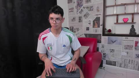 Snapshot of magic_boy01 chatting on 15, 2, 2025 Damian Rivers online show from 15, 2, 2025