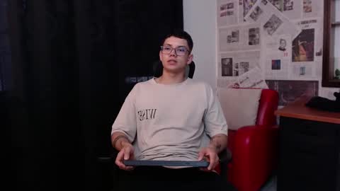 Snapshot of magic_boy01 chatting on 28, 2, 2025 Damian Rivers online show from 28, 2, 2025