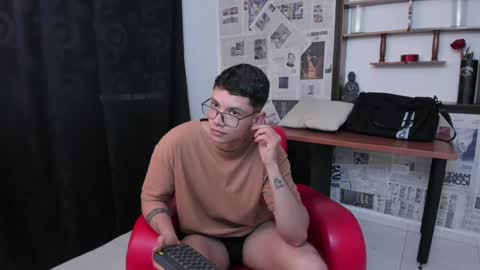 Snapshot of magic_boy01 chatting on 12, 3, 2025 Damian Rivers online show from 12, 3, 2025