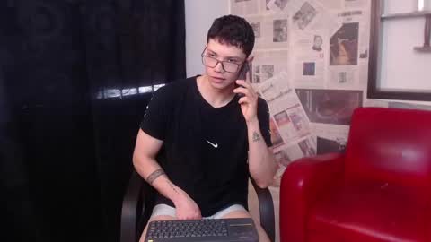 Snapshot of magic_boy01 chatting on 25, 9, 2025 Damian Rivers online show from 25, 9, 2025