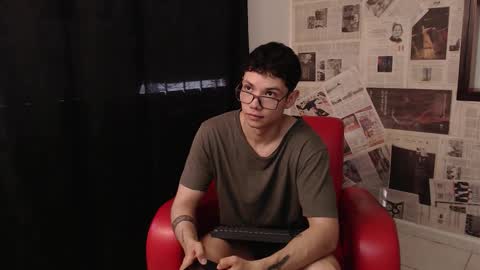 Snapshot of magic_boy01 chatting on 14, 10, 2025 Damian Rivers online show from 14, 10, 2025