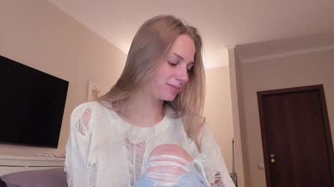 Snapshot of magic_couple13 chatting on 3, 12, 2024 Alice online show from 3, 12, 2024