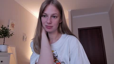 Snapshot of magic_couple13 chatting on 4, 12, 2024 Alice online show from 4, 12, 2024
