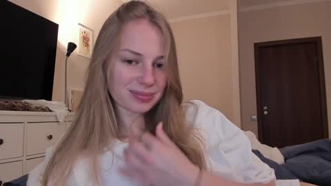 Snapshot of magic_couple13 chatting on 16, 12, 2024 Alice online show from 16, 12, 2024