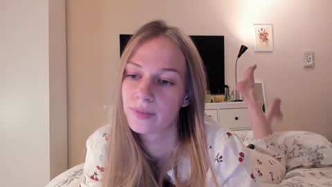 Snapshot of magic_couple13 chatting on 6, 1, 2025 Alice online show from 6, 1, 2025