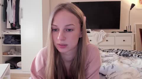 Snapshot of magic_couple13 chatting on 13, 1, 2025 Alice online show from 13, 1, 2025