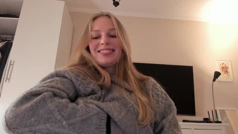 Snapshot of magic_couple13 chatting on 23, 1, 2025 Alice online show from 23, 1, 2025