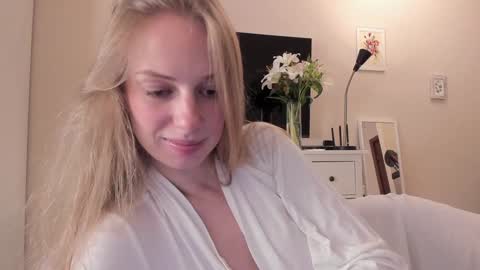 Snapshot of magic_couple13 chatting on 30, 1, 2025 Alice online show from 30, 1, 2025