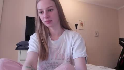 Snapshot of magic_couple13 chatting on 14, 2, 2025 Alice online show from 14, 2, 2025