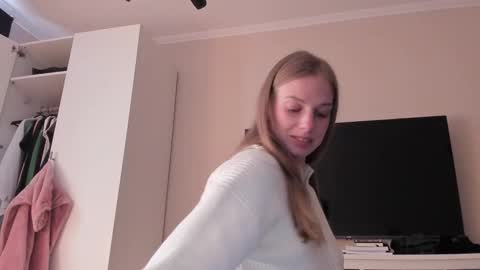 Snapshot of magic_couple13 chatting on 18, 2, 2025 Alice online show from 18, 2, 2025