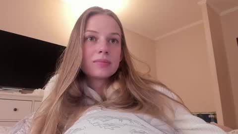 Snapshot of magic_couple13 chatting on 25, 2, 2025 Alice online show from 25, 2, 2025