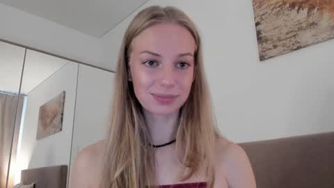 Snapshot of magic_couple13 chatting on 18, 9, 2025 Alice online show from 18, 9, 2025