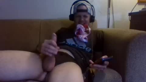Snapshot of magicalbigcock chatting on 15, 1, 2025 MagicalBigCock online show from 15, 1, 2025