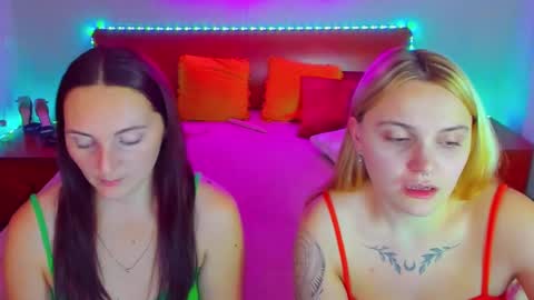 Lili and Bella online show from 13, 12, 2024