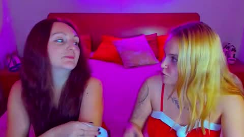 Lili and Bella online show from 28, 12, 2024